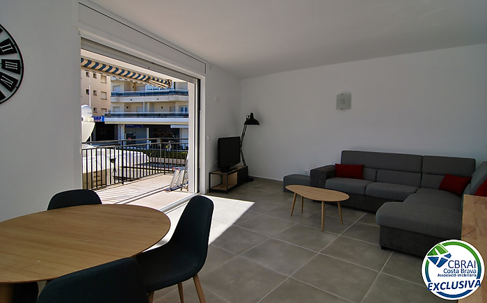 Appartement spacieux (109m2), 3 chambres, 2 terrasses, vues canal, proche du centre et de la plage, Empuriabrava - Costa Brava