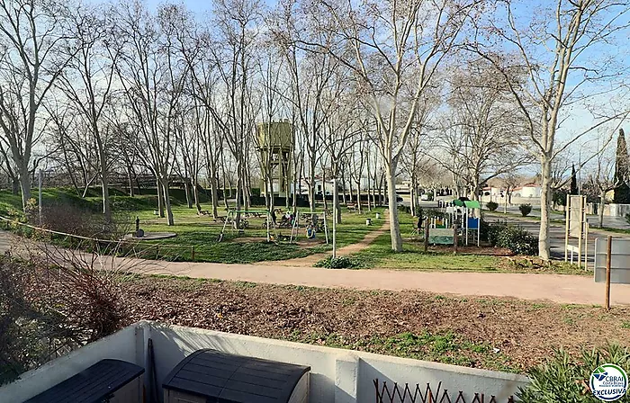 Casa a Montseny amb tres dormitoris i vistes clares a un parc