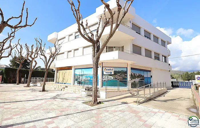 3-Bedroom Apartment with Terrace and Parking Space at Port of Llançà