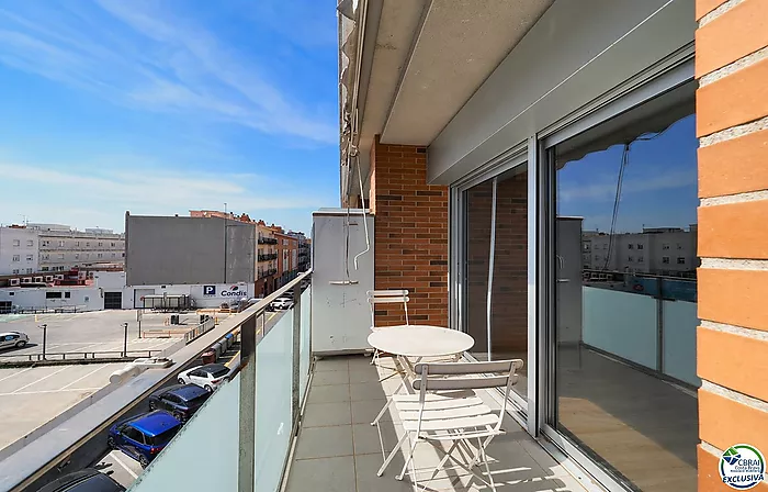 Penthouse duplex with large terrace in central Roses