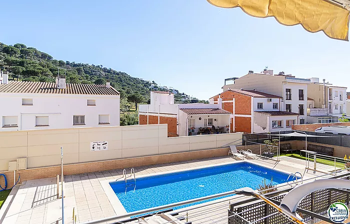 Two-bedroom flat with communal pool – Mas Oliva, Roses
