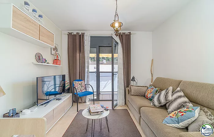 Two-bedroom flat with communal pool – Mas Oliva, Roses