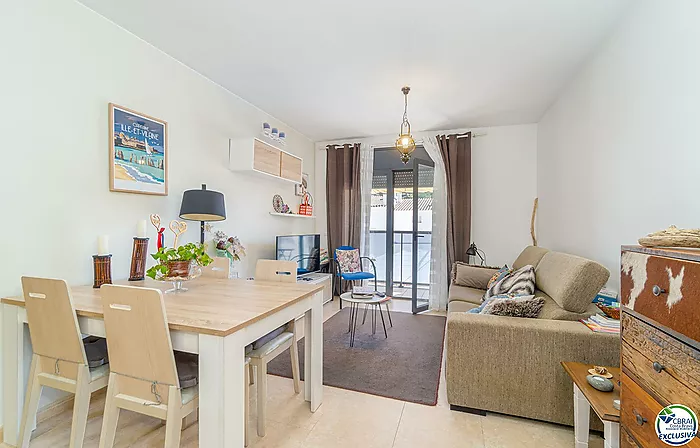 Two-bedroom flat with communal pool – Mas Oliva, Roses