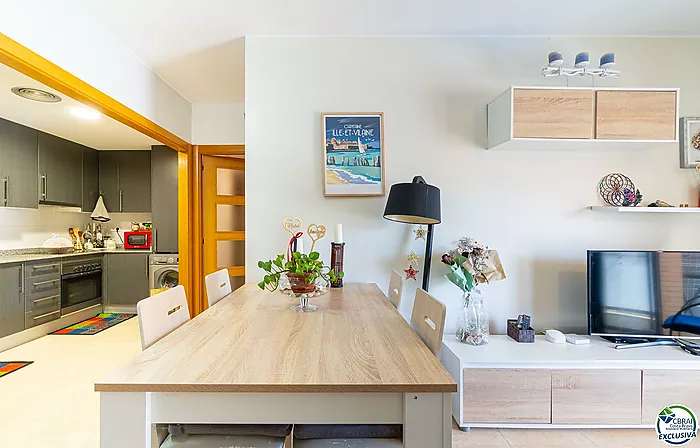 Two-bedroom flat with communal pool – Mas Oliva, Roses