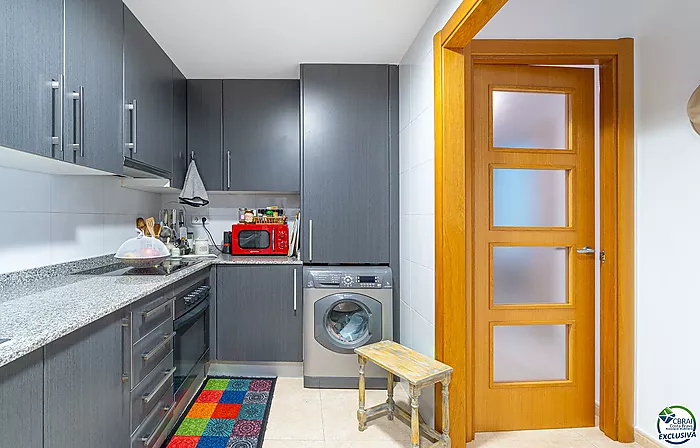Two-bedroom flat with communal pool – Mas Oliva, Roses
