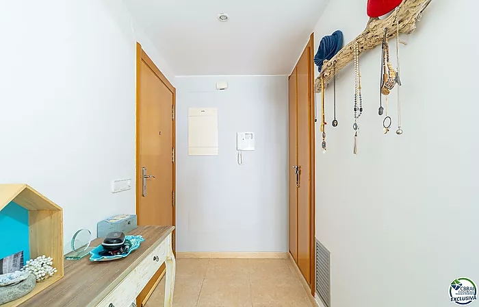 Two-bedroom flat with communal pool – Mas Oliva, Roses
