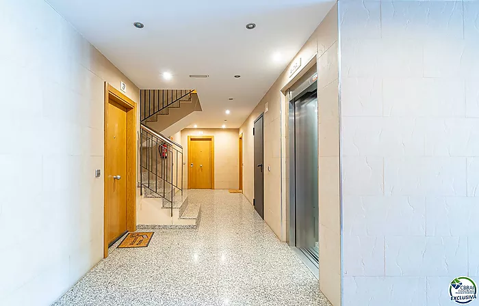 Two-bedroom flat with communal pool – Mas Oliva, Roses