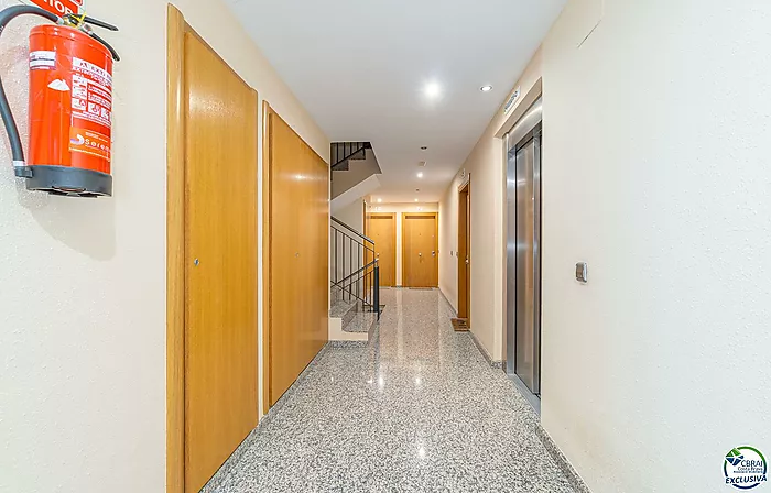 Two-bedroom flat with communal pool – Mas Oliva, Roses
