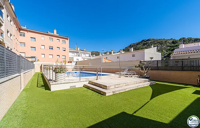 Two-bedroom flat with communal pool – Mas Oliva, Roses
