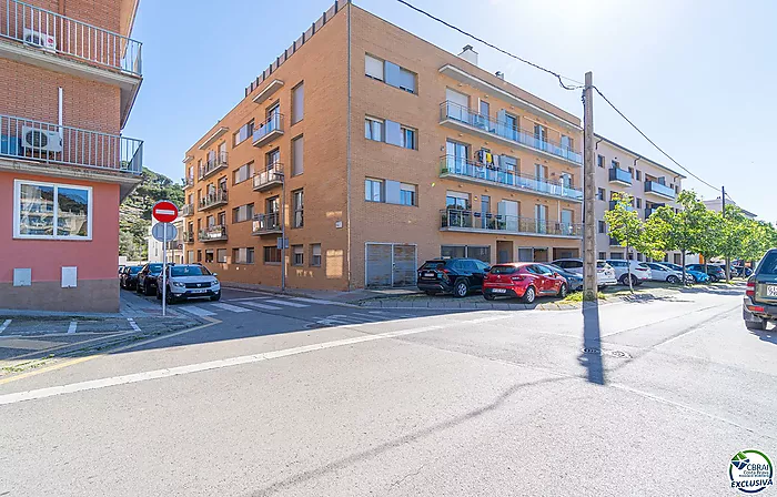 Two-bedroom flat with communal pool – Mas Oliva, Roses