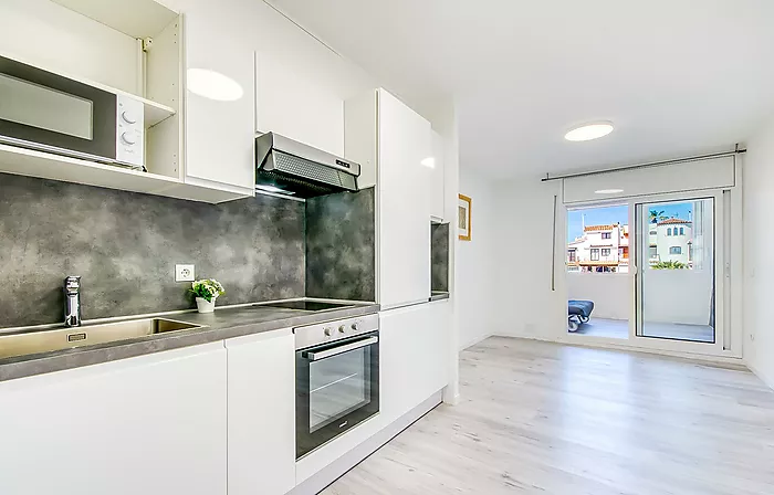 PLANTA BAIXA A EMPURIABRAVA AMB VISTES AL CANAL