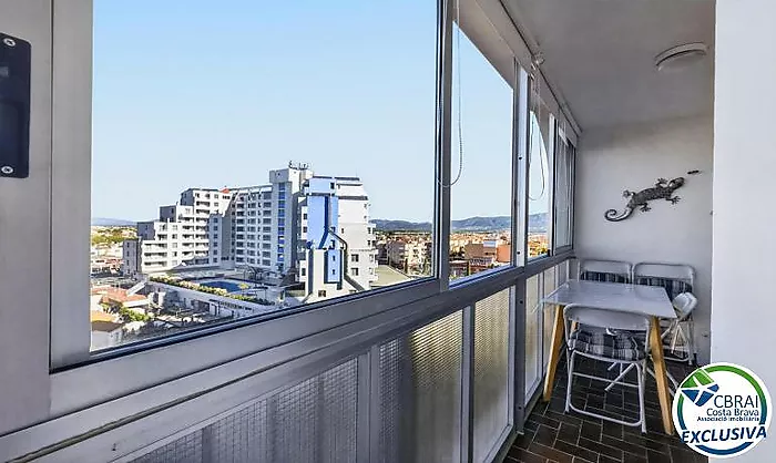 SÍLVIA  Cozy 2-bedroom apartment 50 m from the beach with tourist rental license