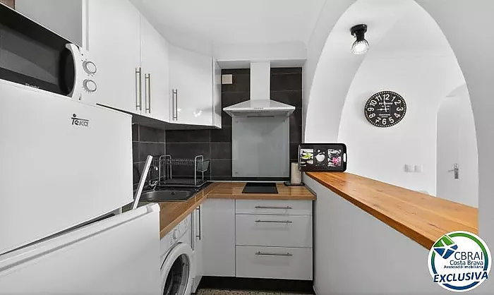 SÍLVIA  Cozy 2-bedroom apartment 50 m from the beach with tourist rental license
