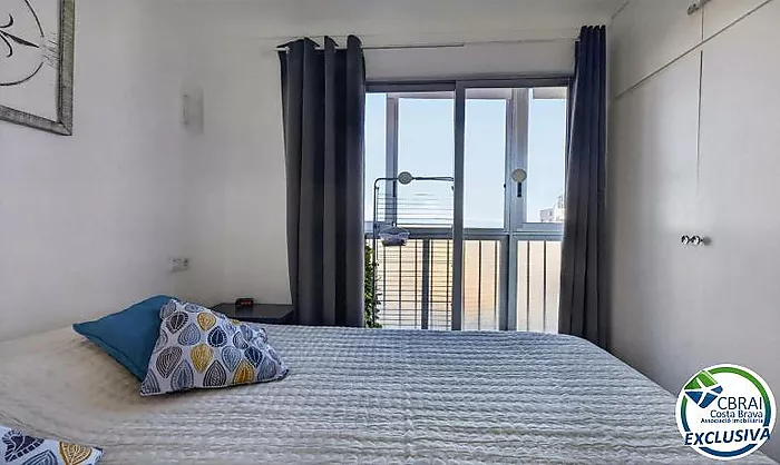 SÍLVIA  Cozy 2-bedroom apartment 50 m from the beach with tourist rental license