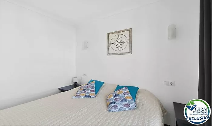 SÍLVIA  Cozy 2-bedroom apartment 50 m from the beach with tourist rental license
