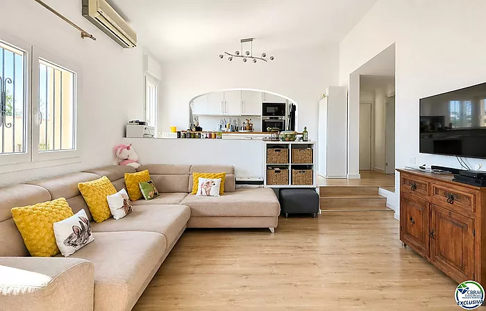 Charming house with 4 winds with a large plot and views of the Montgrí in Torre Gran (L’Estartit)