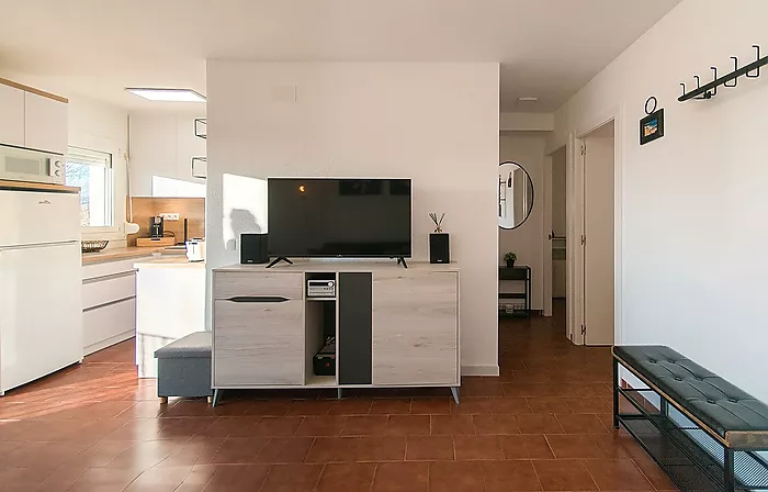 Renovated apartment with 2 bedrooms in the center of Empuriabrava