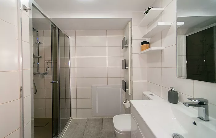 Renovated apartment with 2 bedrooms in the center of Empuriabrava