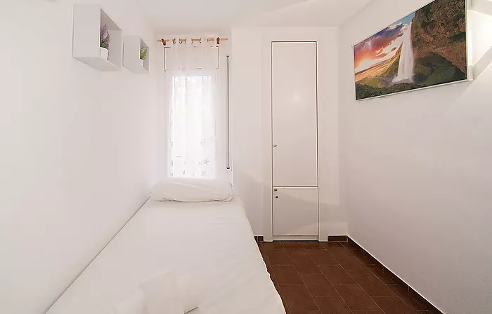 Renovated apartment with 2 bedrooms in the center of Empuriabrava