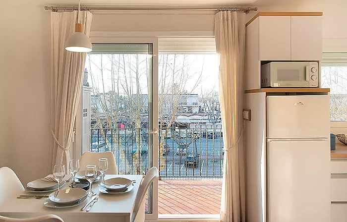 Renovated apartment with 2 bedrooms in the center of Empuriabrava