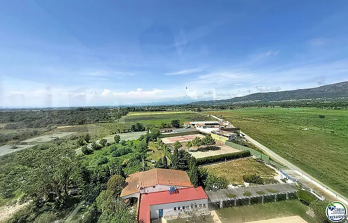 Large renovated studio with a 72 m² terrace, recent veranda, and panoramic views of the Bay of Roses in a residence with a pool and parking