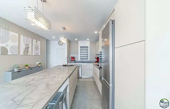 Semi-detached chalet for sale on Joan Timoneda Street
