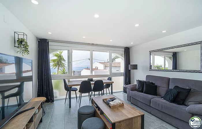 Semi-detached chalet for sale on Joan Timoneda Street