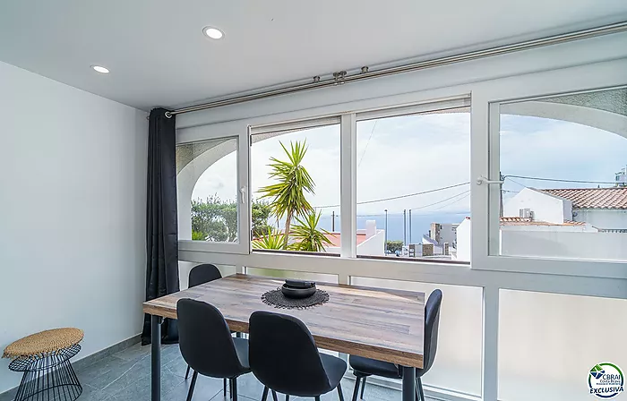 Semi-detached chalet for sale on Joan Timoneda Street