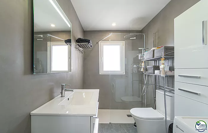 Semi-detached chalet for sale on Joan Timoneda Street