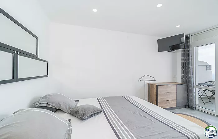 Semi-detached chalet for sale on Joan Timoneda Street