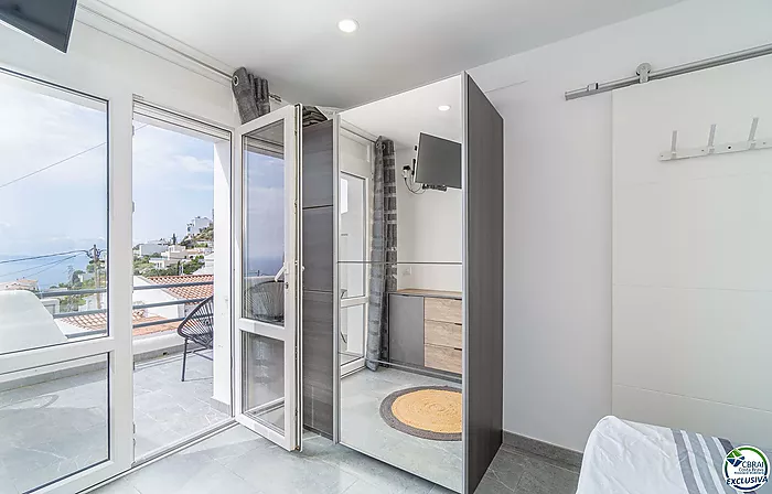 Semi-detached chalet for sale on Joan Timoneda Street
