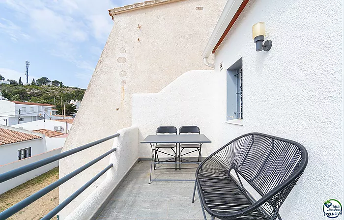 Semi-detached chalet for sale on Joan Timoneda Street