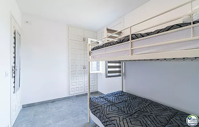 Semi-detached chalet for sale on Joan Timoneda Street