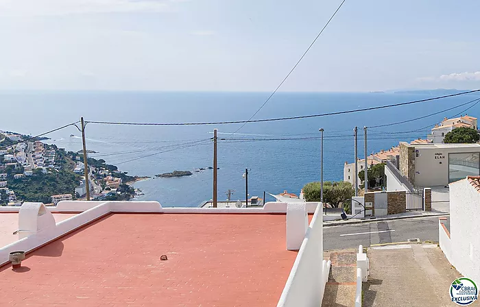 Semi-detached chalet for sale on Joan Timoneda Street