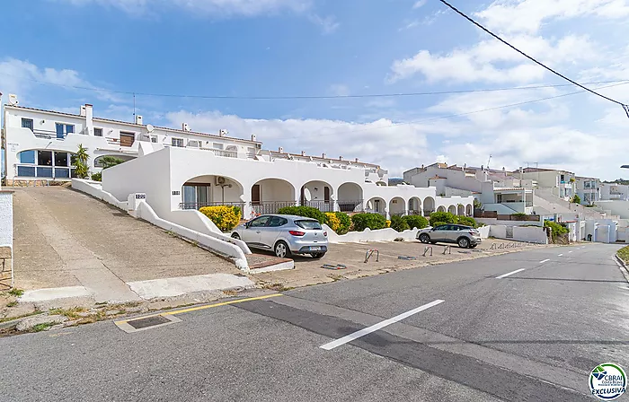 Semi-detached chalet for sale on Joan Timoneda Street