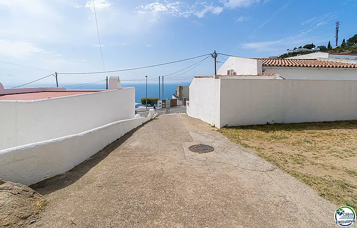 Semi-detached chalet for sale on Joan Timoneda Street