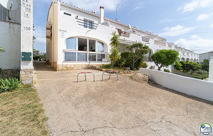 Semi-detached chalet for sale on Joan Timoneda Street