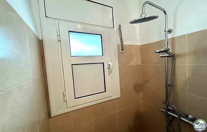 Oportunitat !!    Acollidor Apartament Reformat a El Port de Llançà