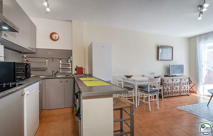 Bel appartement avec belle terrasse, et solarium avec vue sur la mer