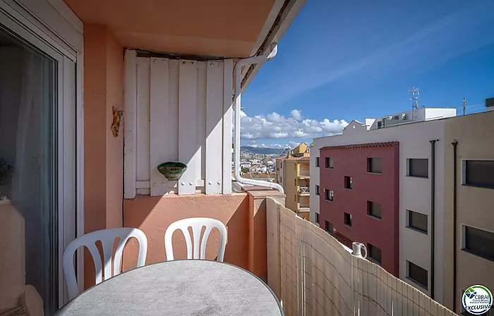 Bel appartement avec belle terrasse, et solarium avec vue sur la mer