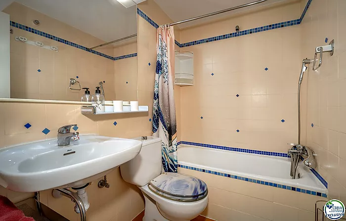 Bel appartement avec belle terrasse, et solarium avec vue sur la mer