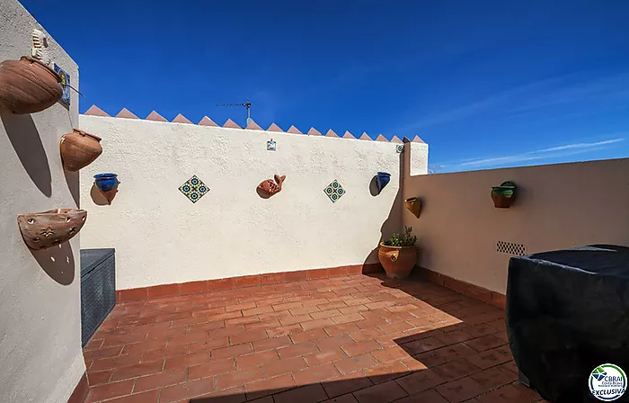 Bel appartement avec belle terrasse, et solarium avec vue sur la mer