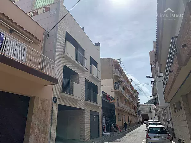 Très Bel Appartement Dernier Etage au Centre de Rosas