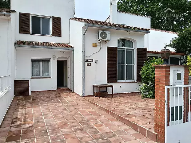 Charmante Maison 3 chambres Secteur Montseny á Empuriabrava