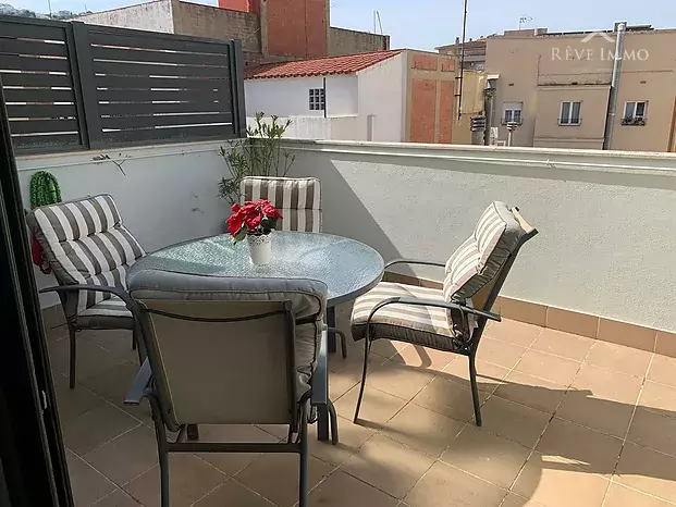 Très Bel Appartement Dernier Etage au Centre de Rosas