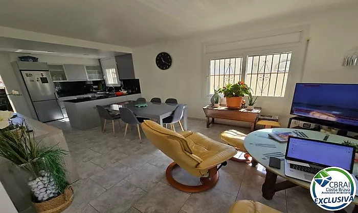 Maison avec piscine et licence touristique - secteur Peni