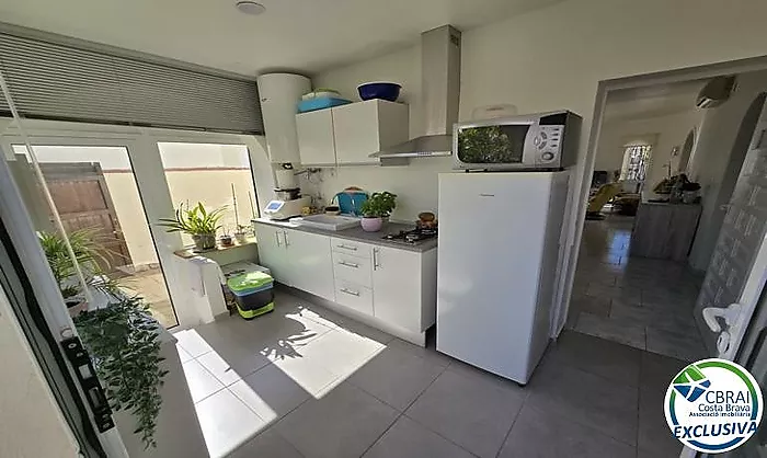 Maison avec piscine et licence touristique - secteur Peni