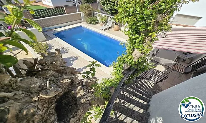 Maison avec piscine et licence touristique - secteur Peni