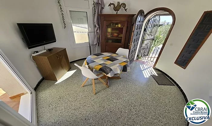 Maison avec piscine et licence touristique - secteur Peni
