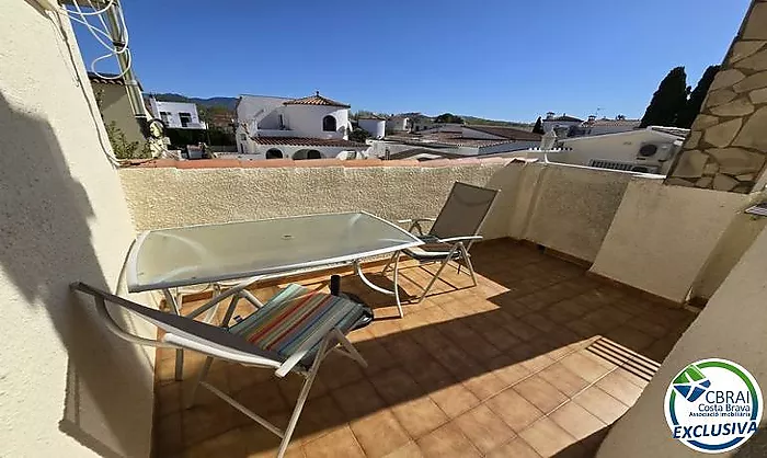 Maison avec piscine et licence touristique - secteur Peni